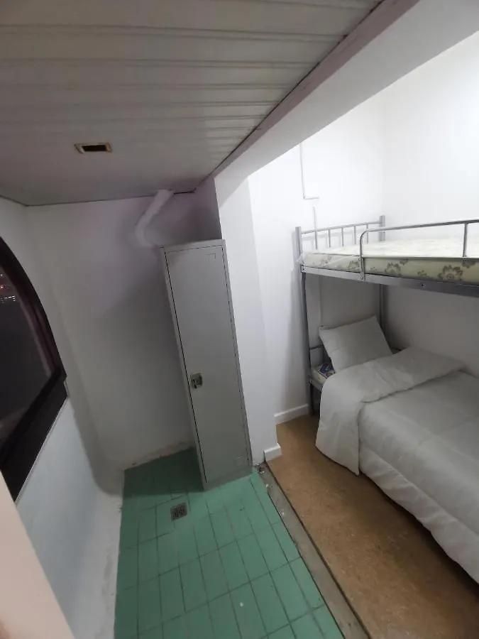 Cloud9 Hostel 두바이